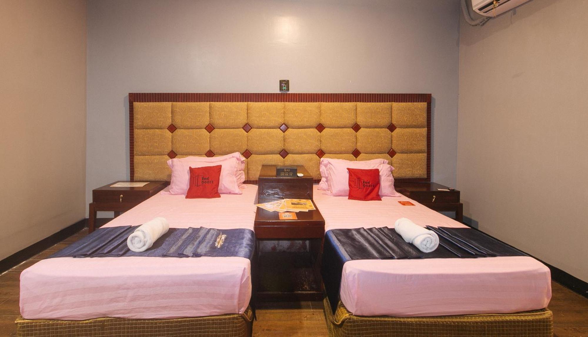 Reddoorz Premium At Jjimjbang Hotel Spa Manila Exteriör bild